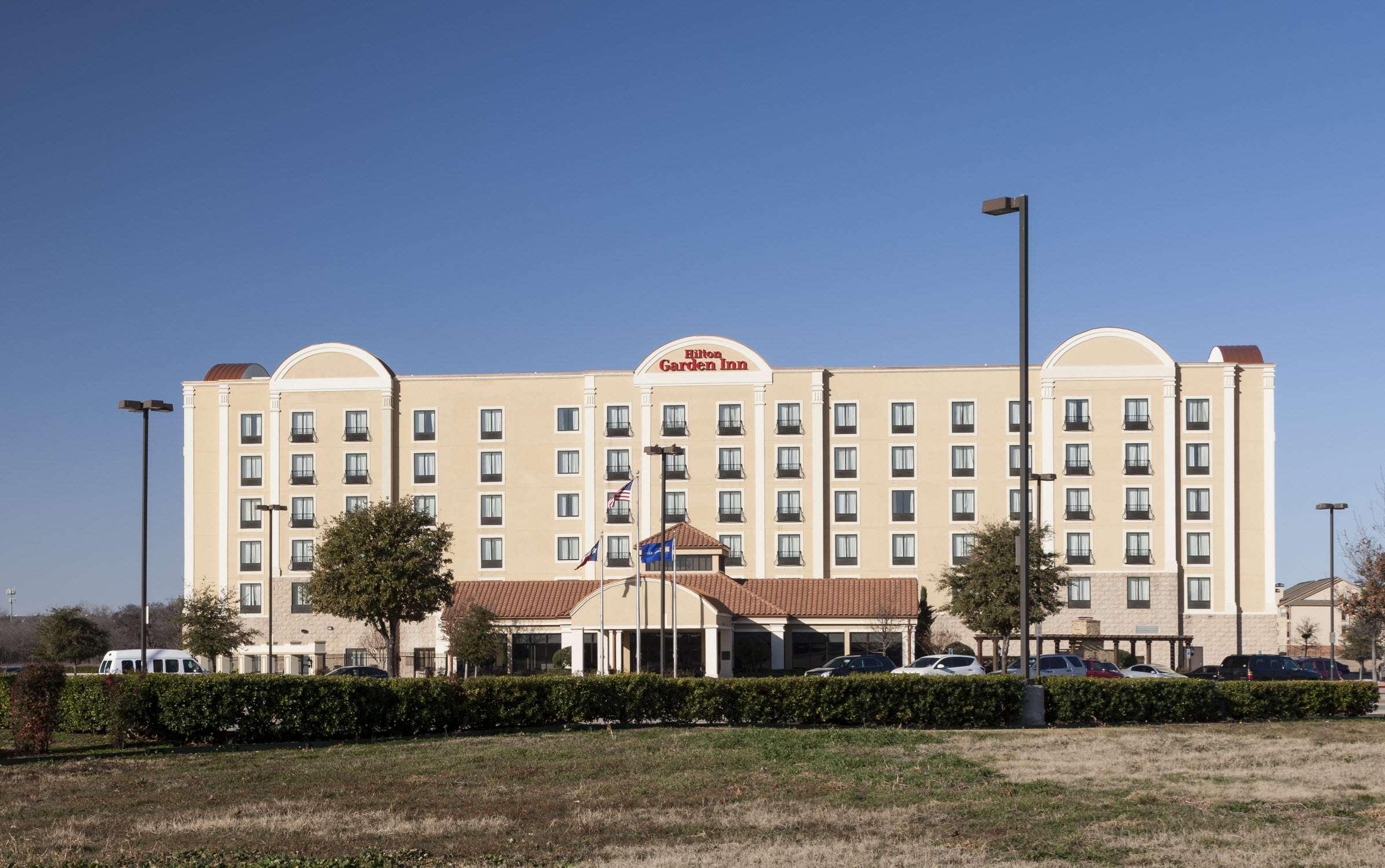 Hilton Garden Inn Dallas Lewisville Bagian luar foto