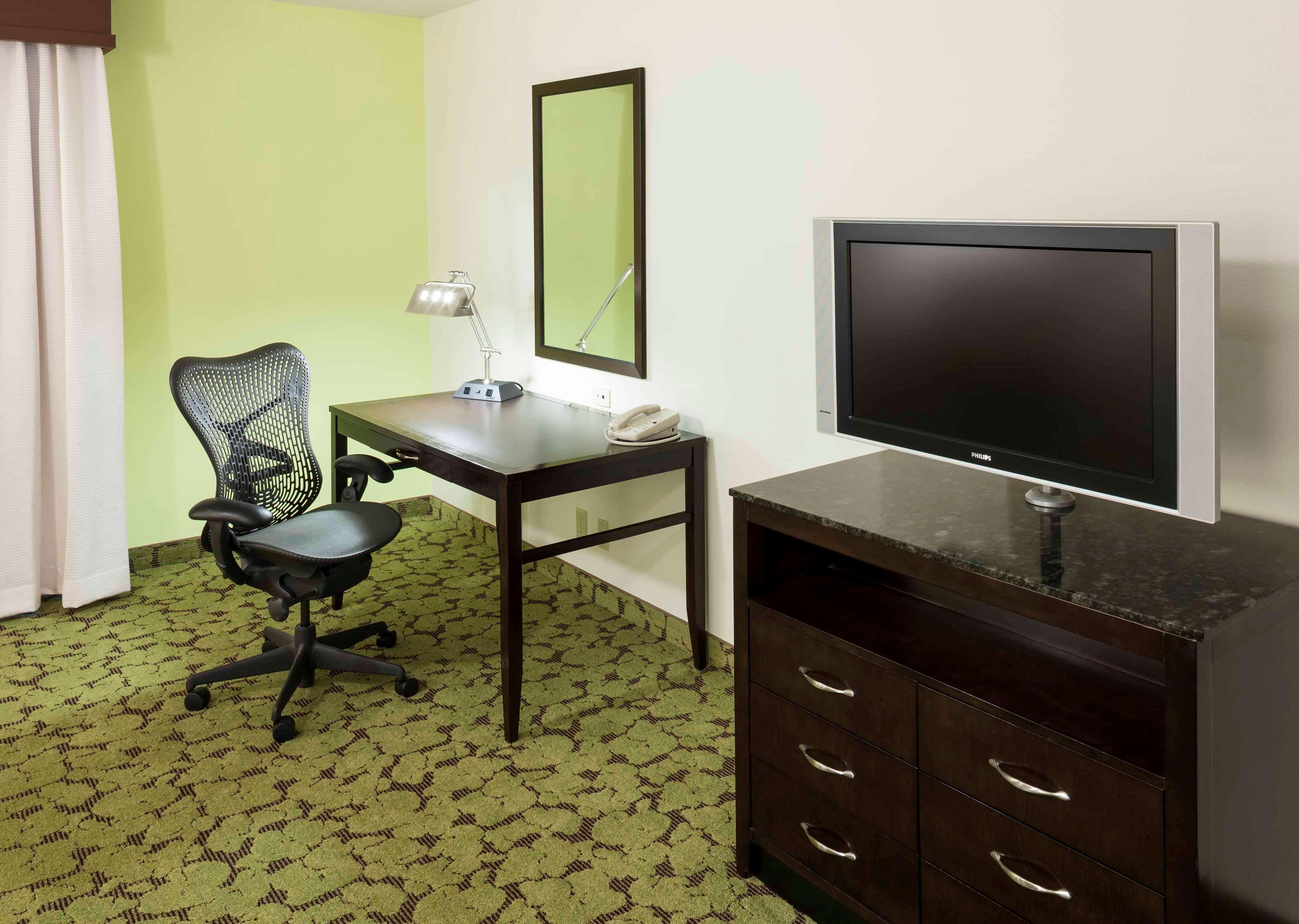Hilton Garden Inn Dallas Lewisville Bagian luar foto