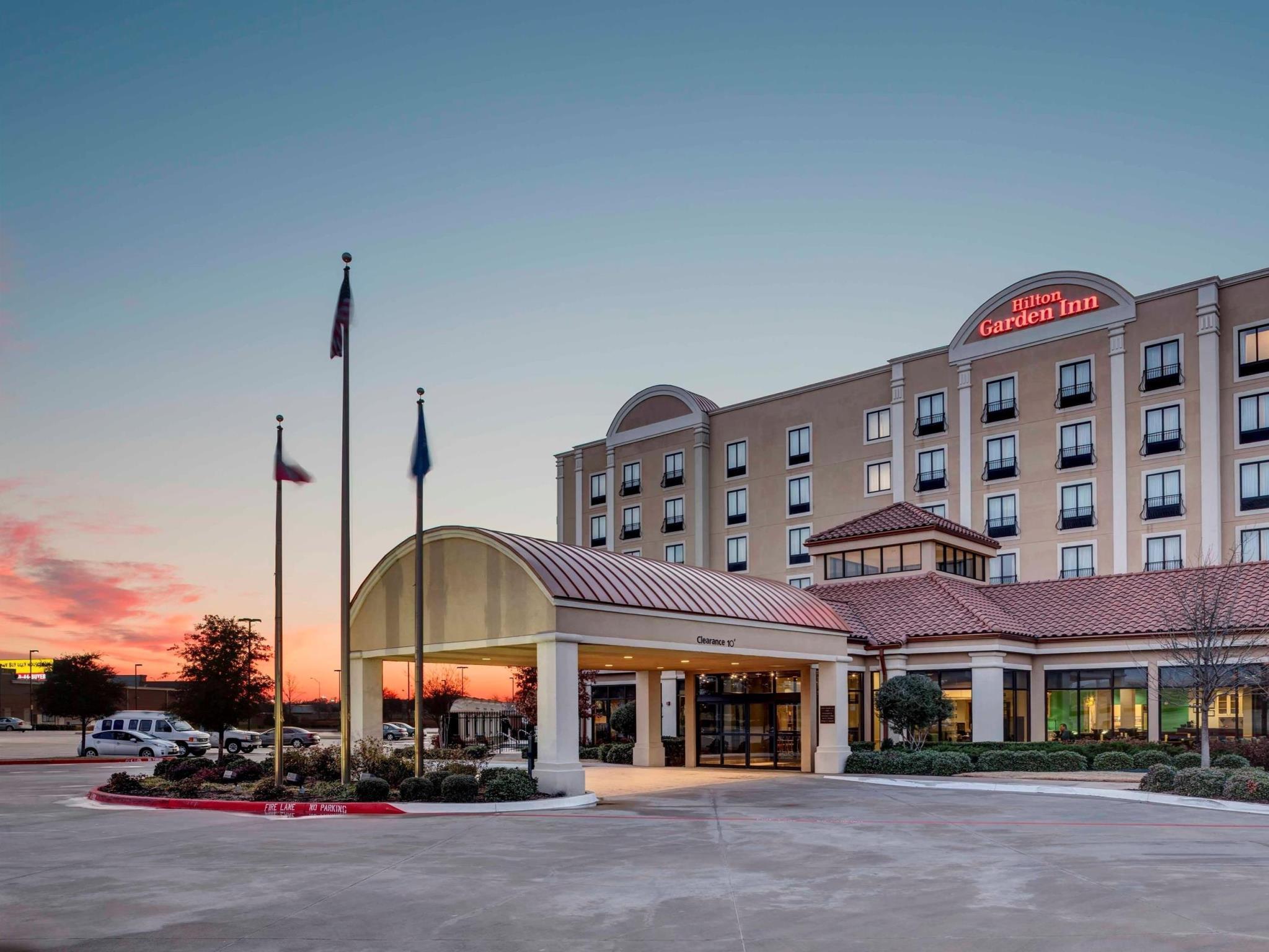 Hilton Garden Inn Dallas Lewisville Bagian luar foto