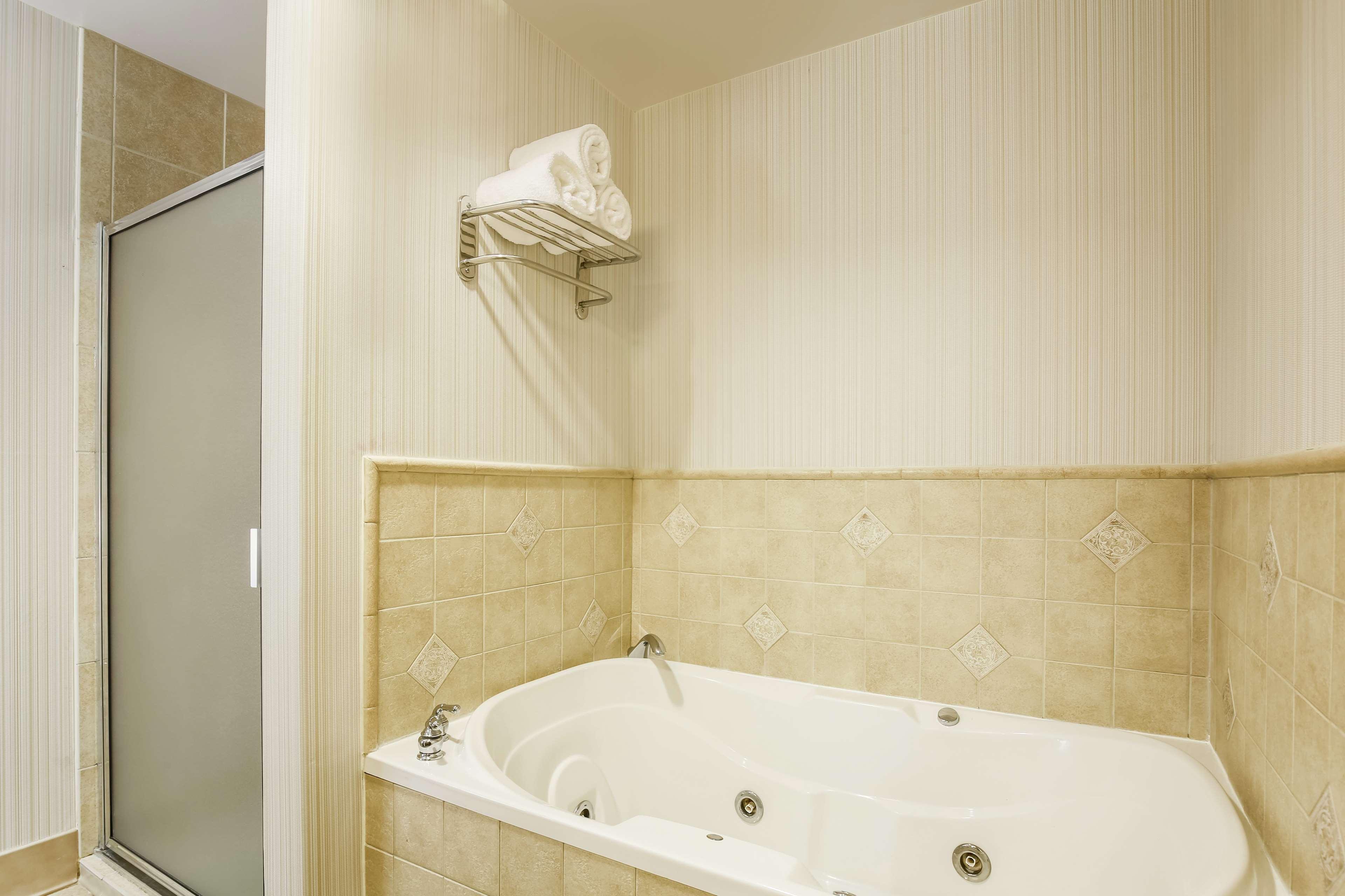 Hilton Garden Inn Dallas Lewisville Bagian luar foto