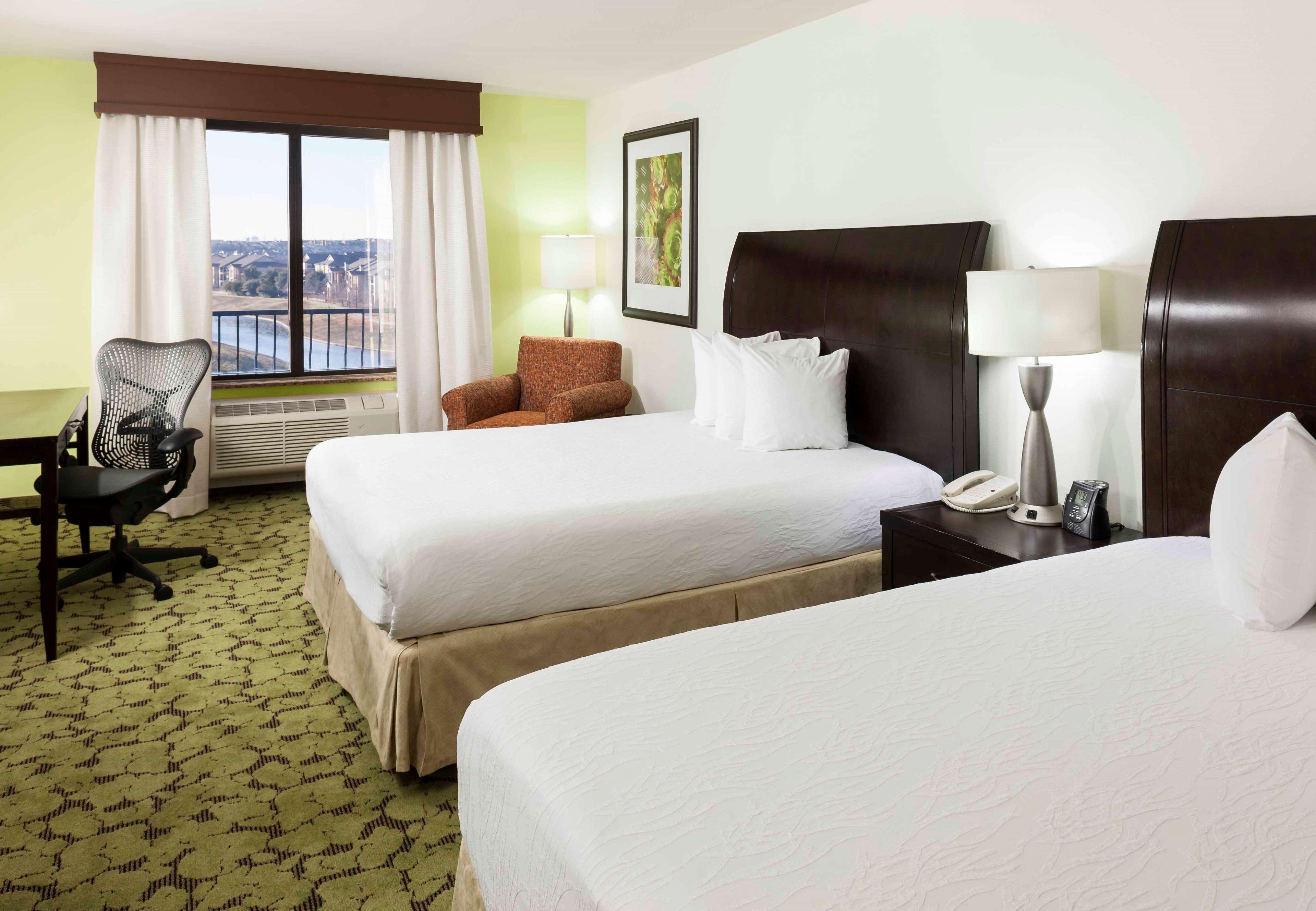 Hilton Garden Inn Dallas Lewisville Bagian luar foto