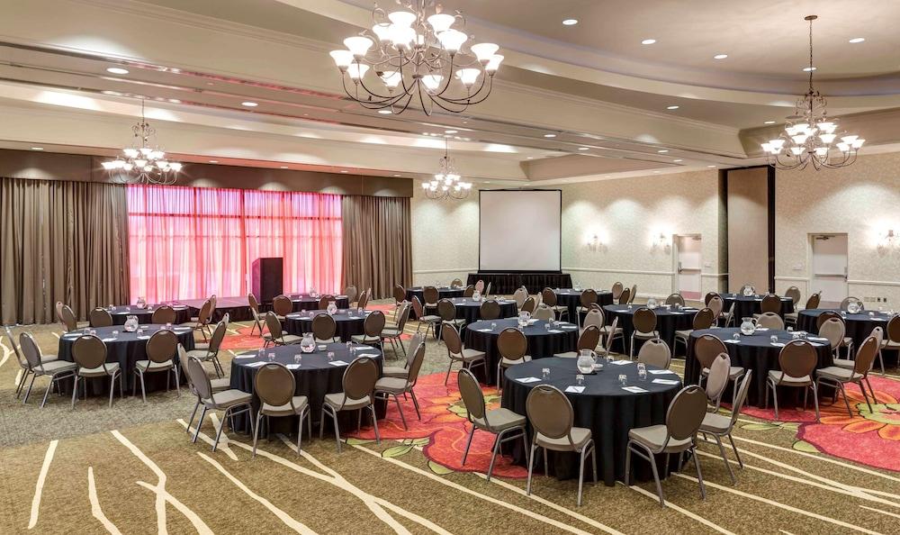 Hilton Garden Inn Dallas Lewisville Bagian luar foto