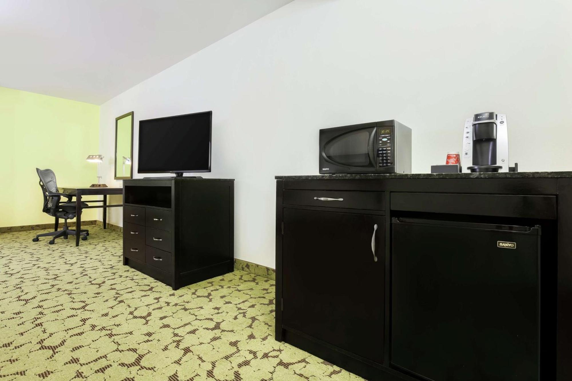 Hilton Garden Inn Dallas Lewisville Bagian luar foto