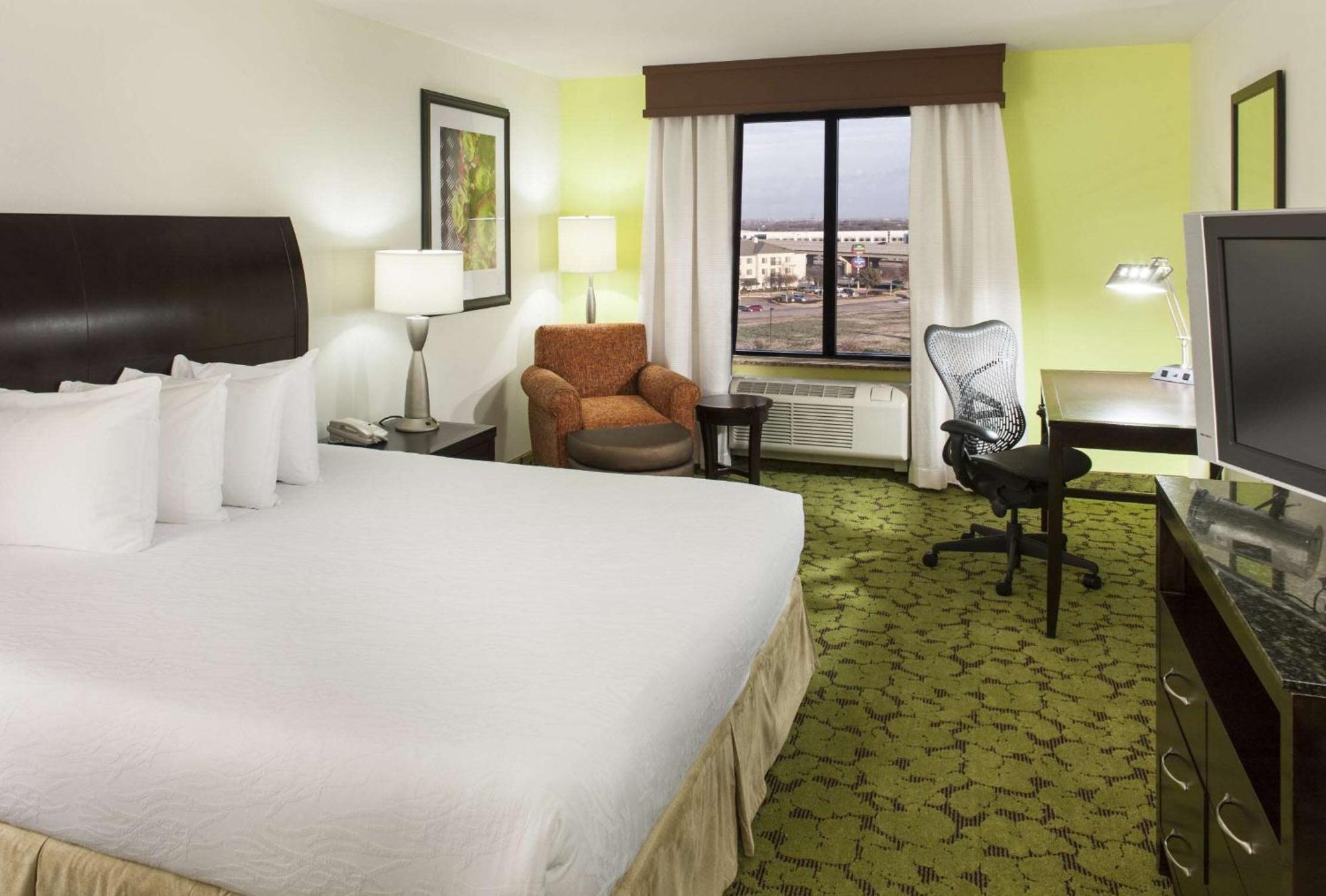 Hilton Garden Inn Dallas Lewisville Bagian luar foto