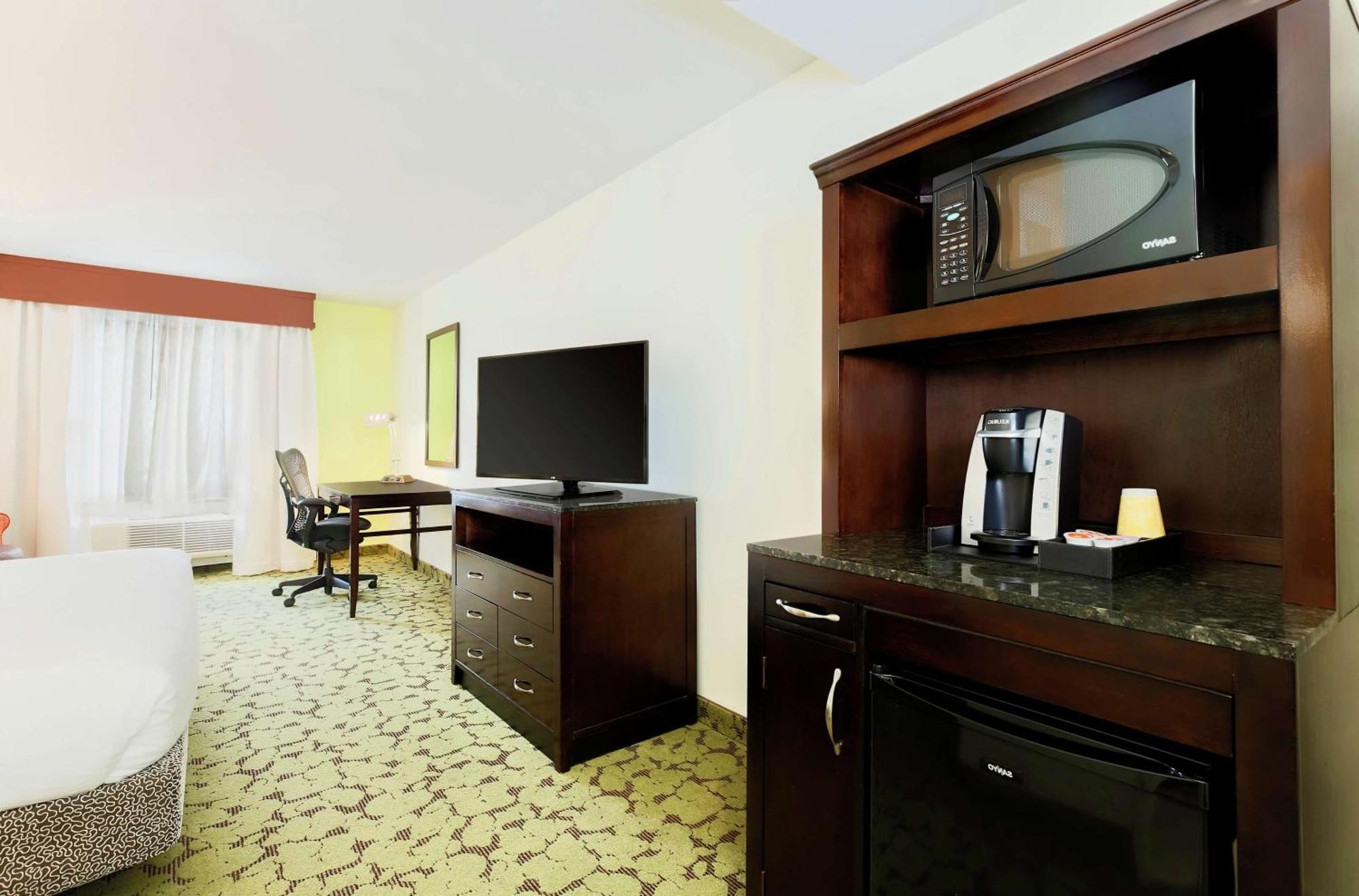 Hilton Garden Inn Dallas Lewisville Bagian luar foto
