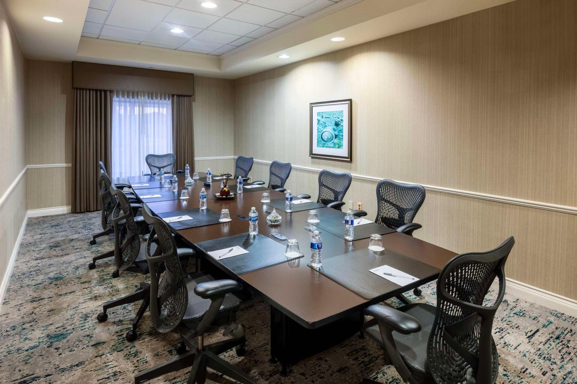 Hilton Garden Inn Dallas Lewisville Bagian luar foto