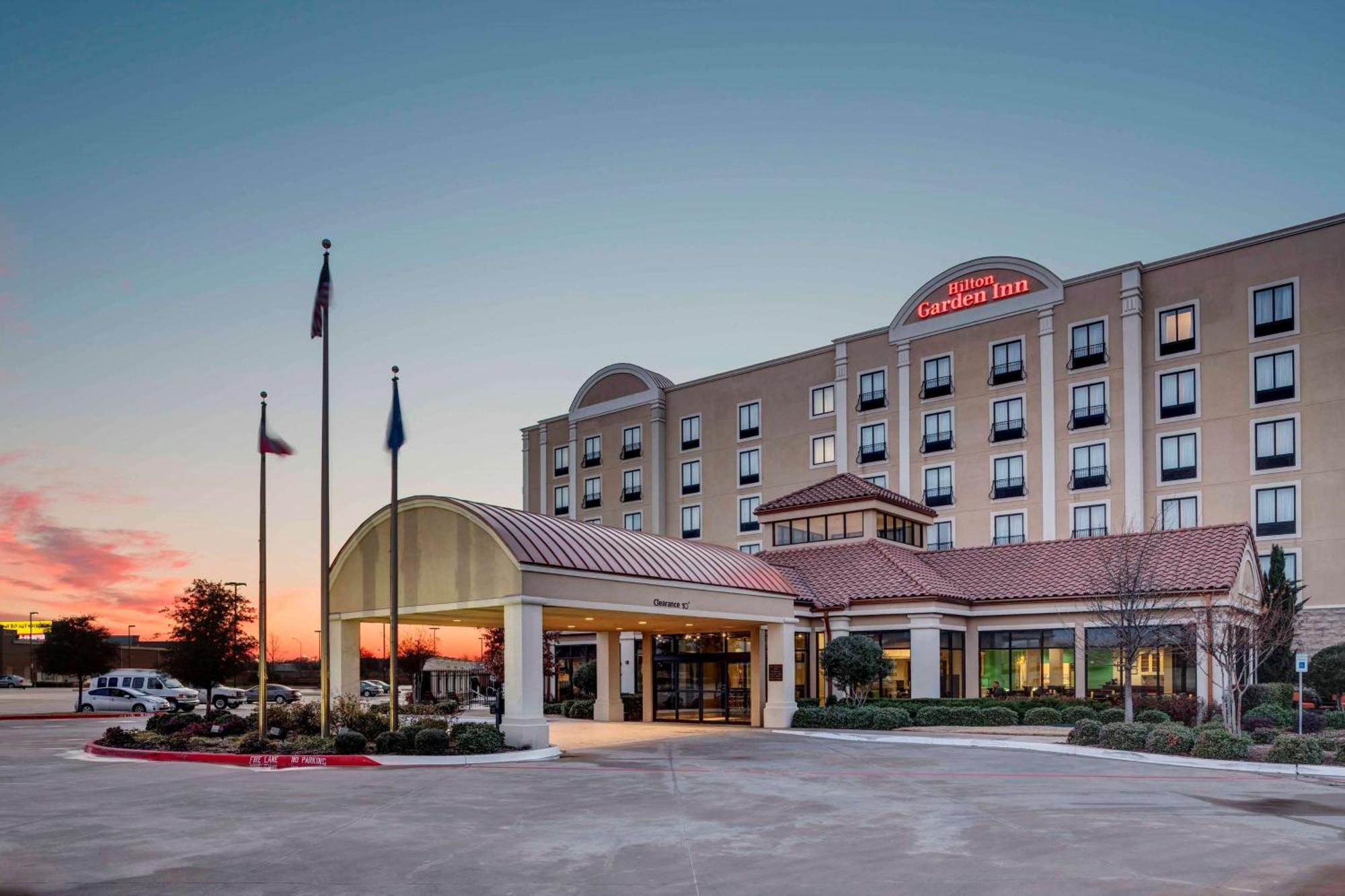 Hilton Garden Inn Dallas Lewisville Bagian luar foto